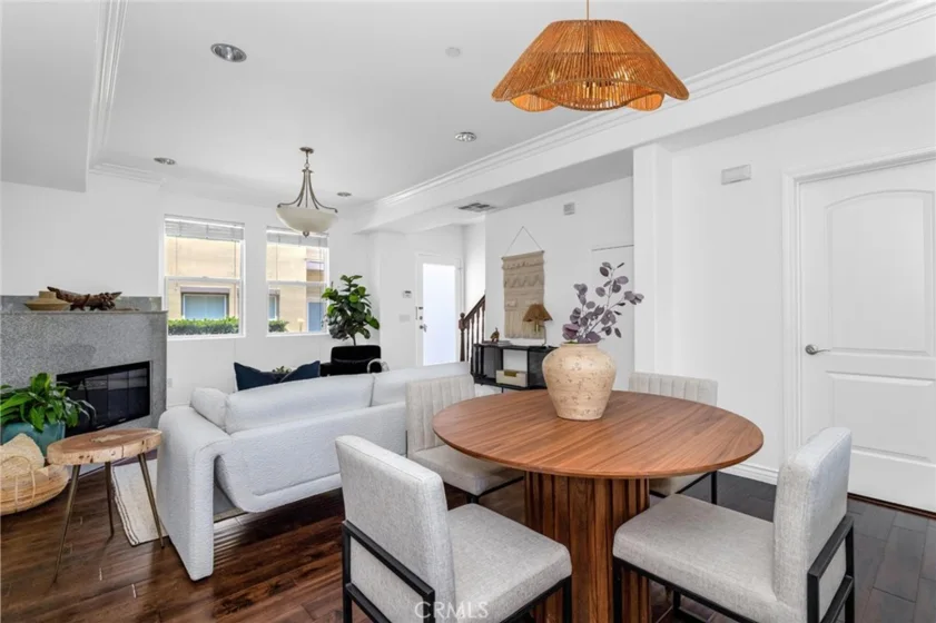 431 N Los Robles Avenue #2 photo 9