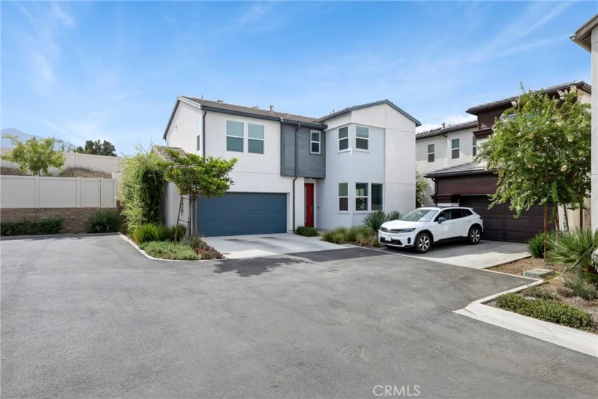 24581 Sonieta Court photo 4