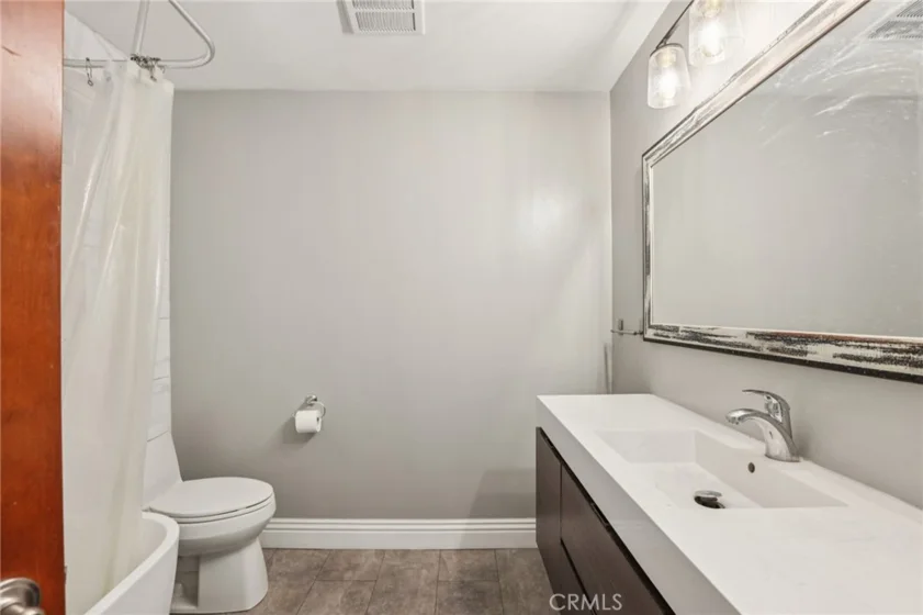 1121 N Olive Drive #211 photo 23