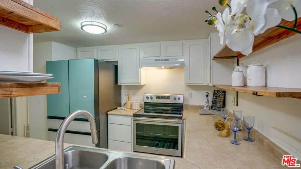 302 E Chestnut Avenue #215 photo 11