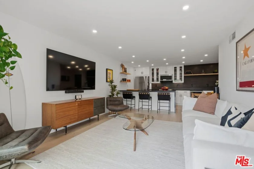 1230 Horn Avenue #305 photo 8