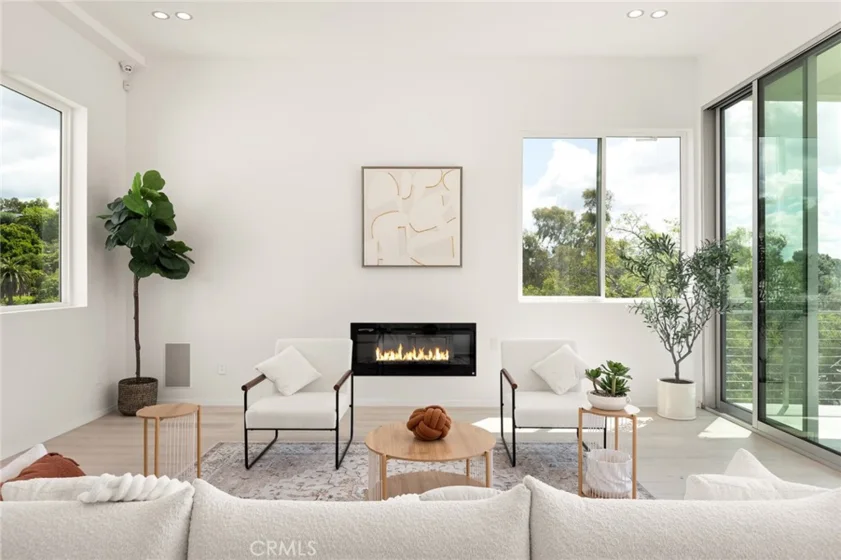 2311 Cove photo 4