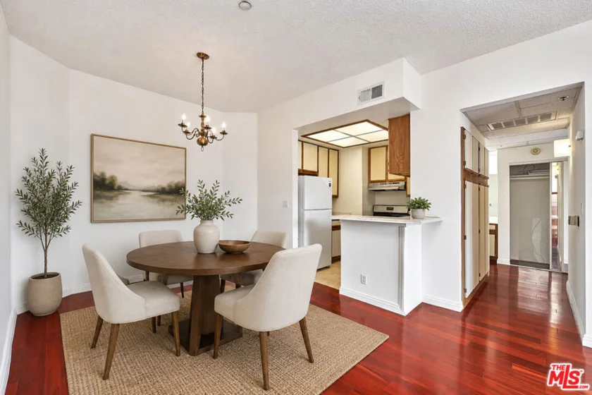 533 S St Andrews Place #410 photo 4