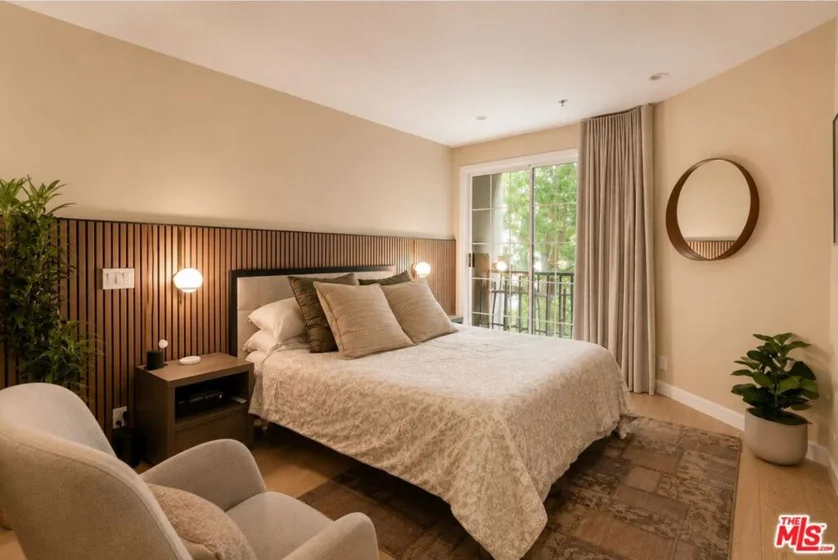 585 N Rossmore Avenue #407 photo 8