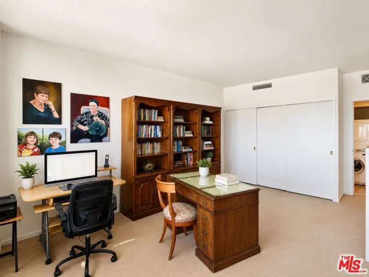 10450 Wilshire Boulevard #10J photo 29
