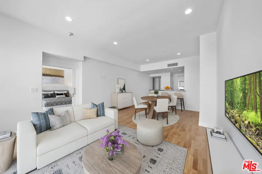 900 W Olympic Boulevard #31E photo 1