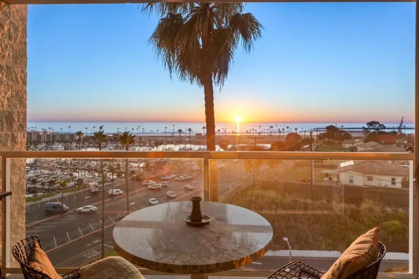 1200 Harbor Dr N #6D photo 1