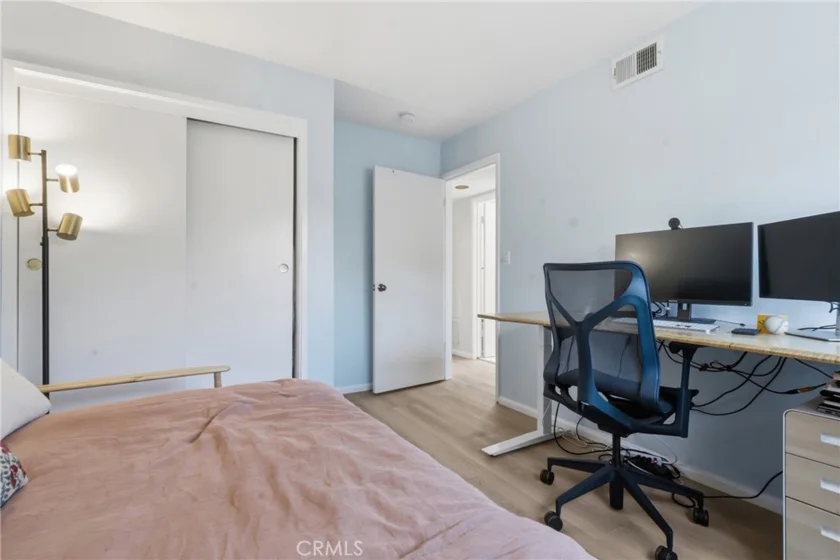 2147 N Beachwood #4 photo 10