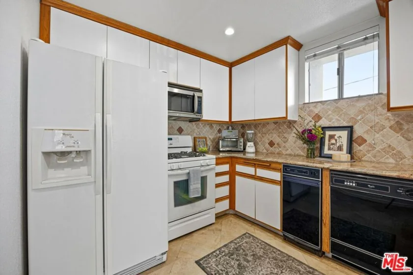 4549 Haskell Avenue #1 photo 7