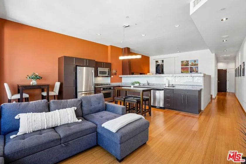 1100 Wilshire Boulevard #2105 photo 8