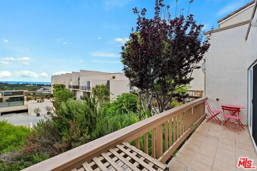 23908 De Ville Way #A photo 33