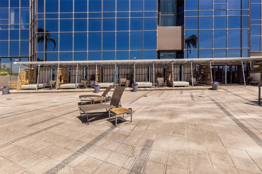 1100 Wilshire Boulevard #1812 photo 4