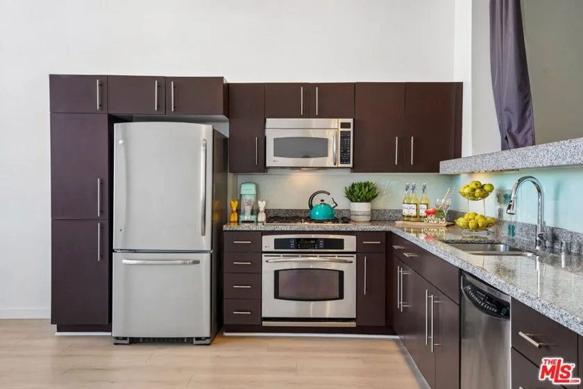 1100 Wilshire Boulevard #1804 photo 6