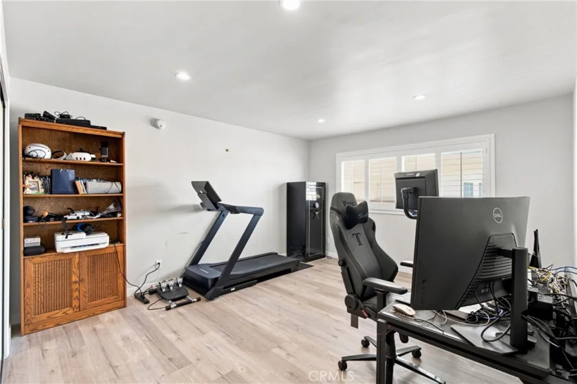 5354 Lindley Avenue #209 photo 27