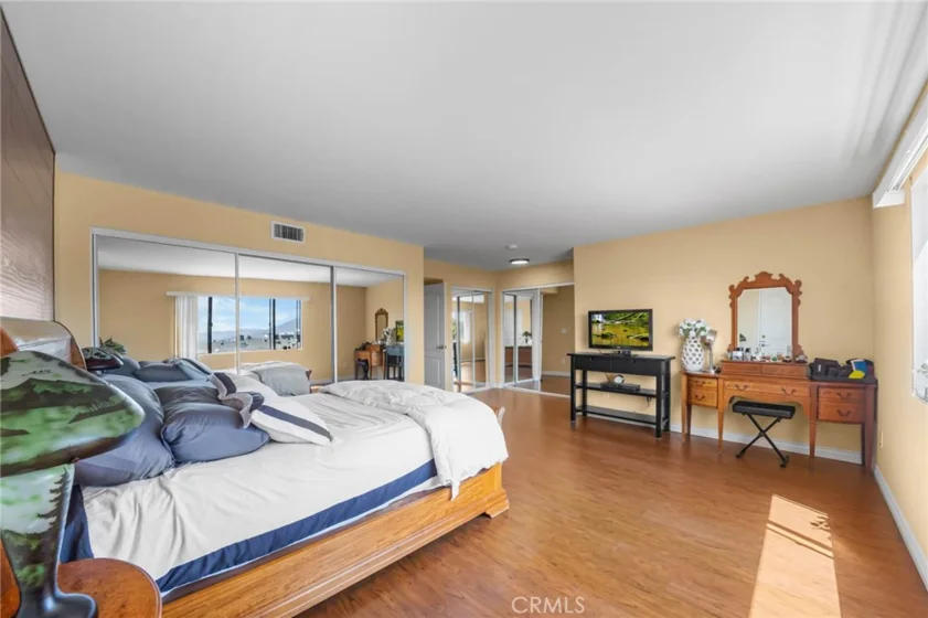 554 E San Jose #203 photo 12
