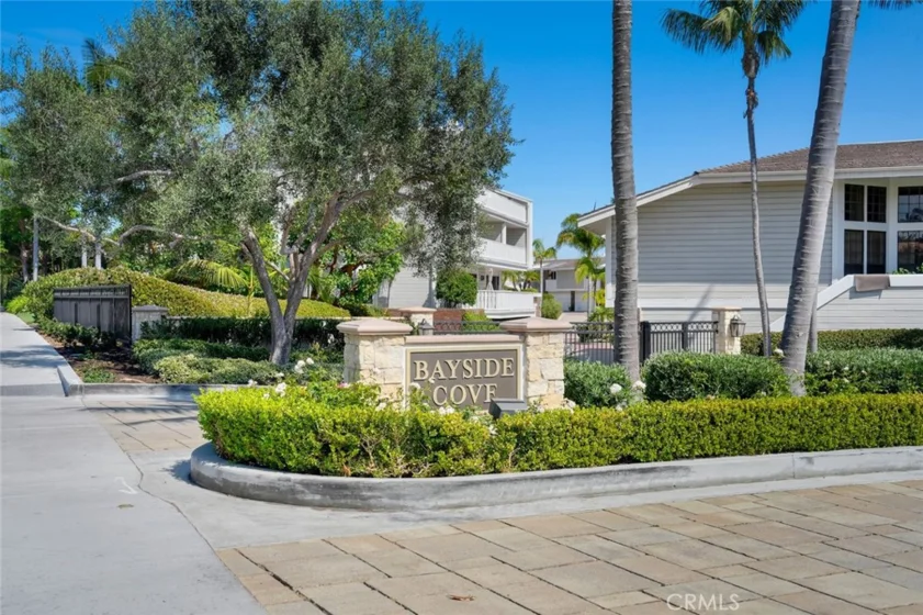 981 Bayside Cove #405 photo 2