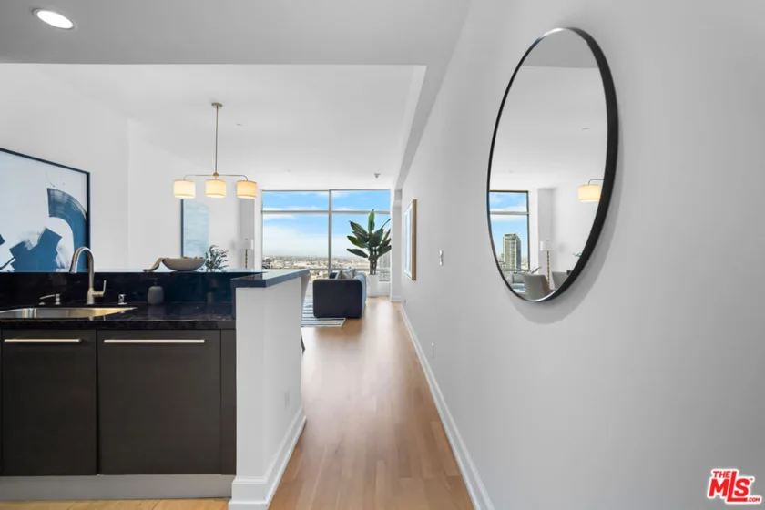 900 W Olympic Boulevard #37E photo 8