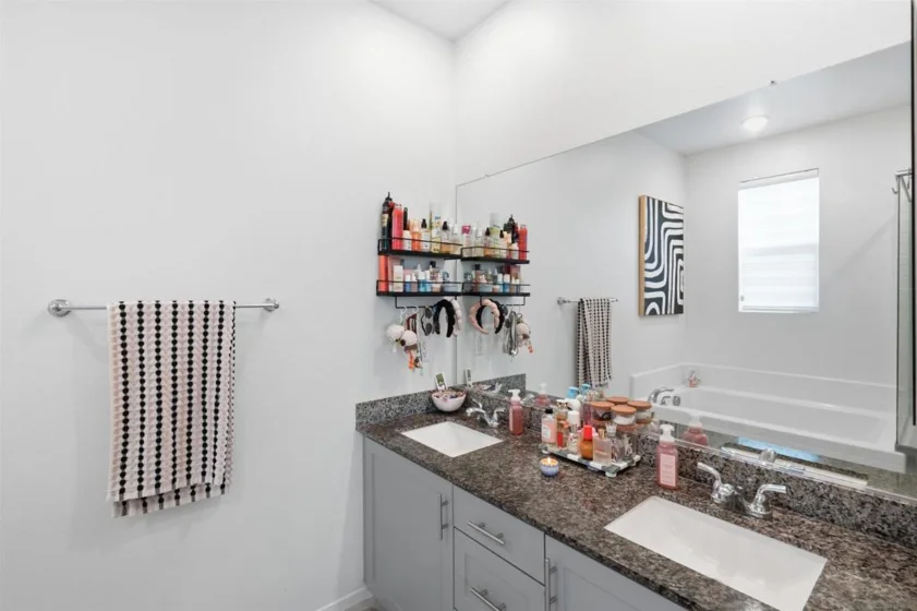 5491 Seacliff Place #108 photo 30