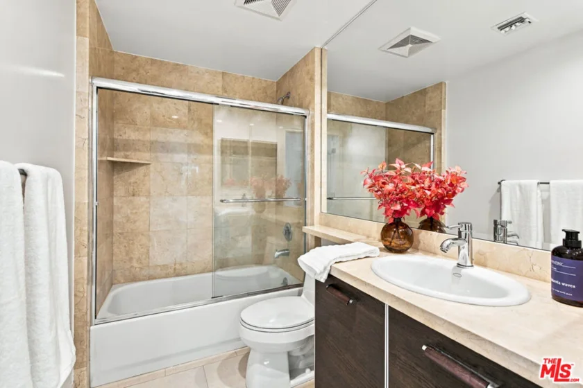 325 Arnaz Drive #301 photo 18