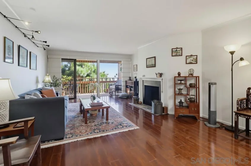 2942 Lawrence Street photo 8