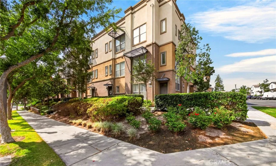 2256 Clark photo 34