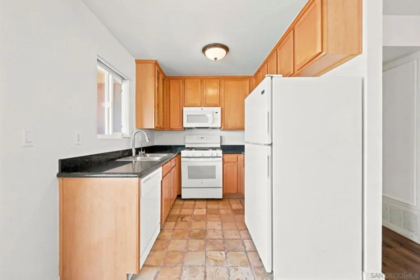 521 Calle Montecito #110 photo 14