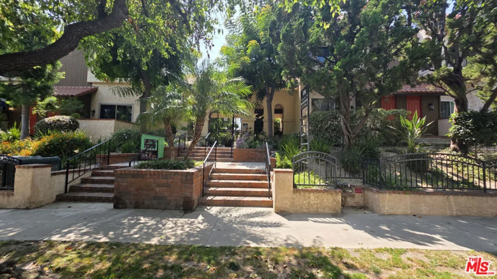 1711 Grismer Avenue #56 photo 2
