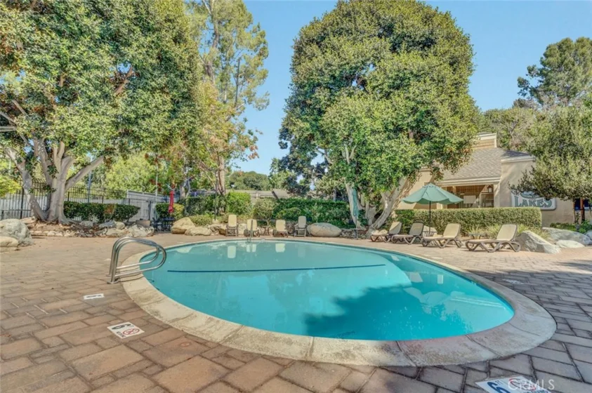 247 Pineview photo 36