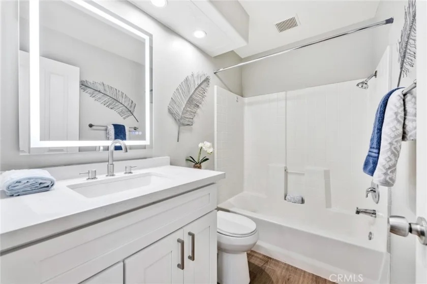 2645 Dunstan photo 17