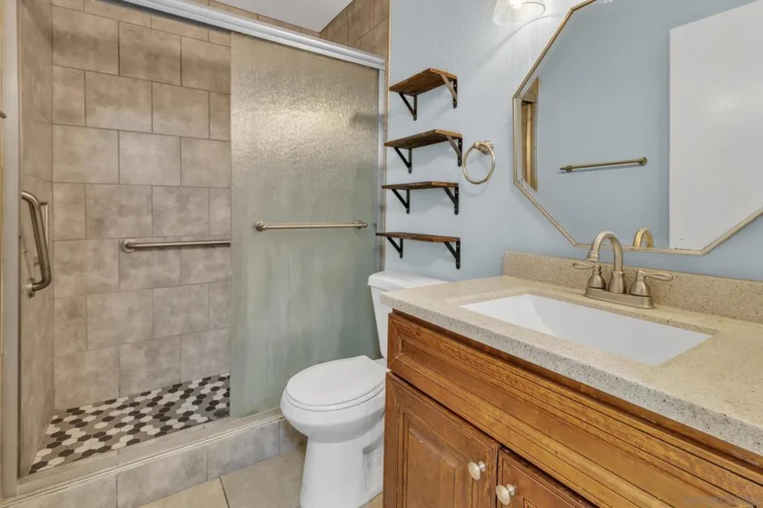 422 Devonshire Gln photo 15