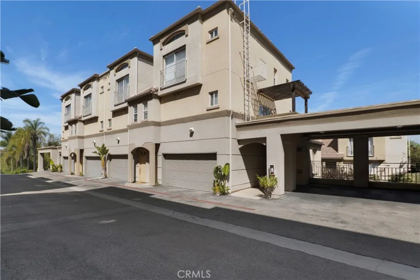 5220 Premiere Hills #222 photo 1