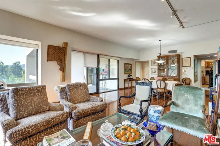 10445 Wilshire Boulevard #504 photo 14