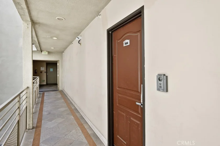 908 S Ardmore Avenue #304 photo 15