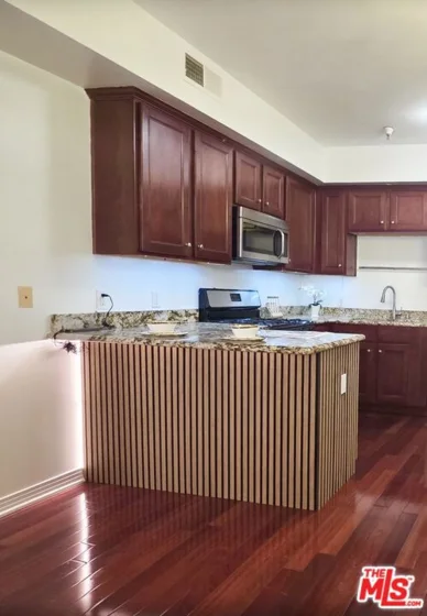 1025 Dewey Avenue #205 photo 2