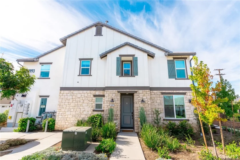 41993 Emelia Street #1001 photo 1