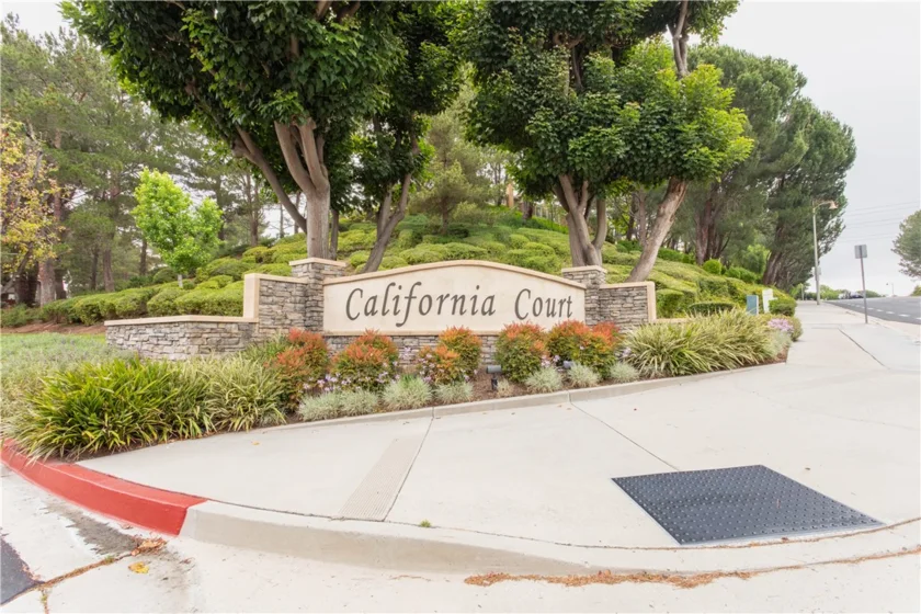 210 California Court photo 54