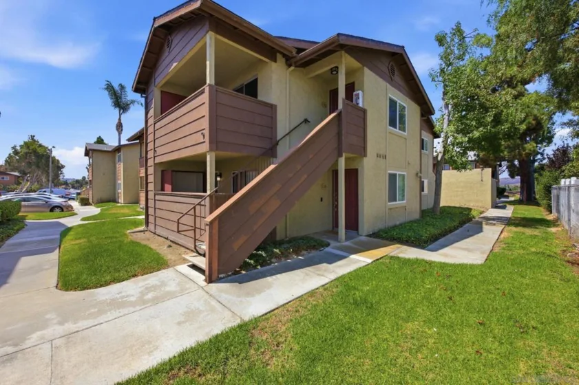 521 Calle Montecito #110 photo 5