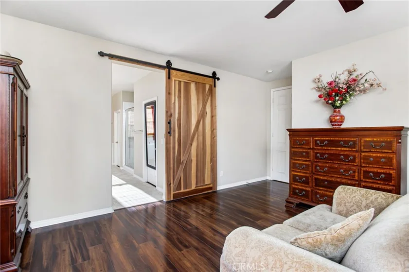 22862 Montanya photo 29