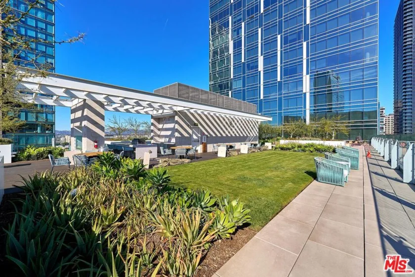 877 Francisco Street #1516 photo 36