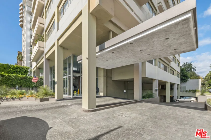 10701 Wilshire Boulevard #503 photo 25