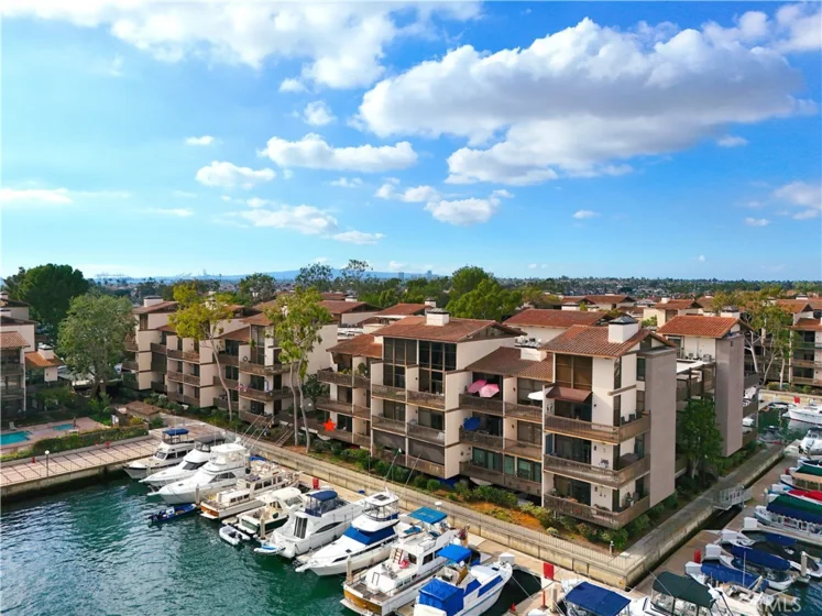 6126 N Marina Pacifica photo 4