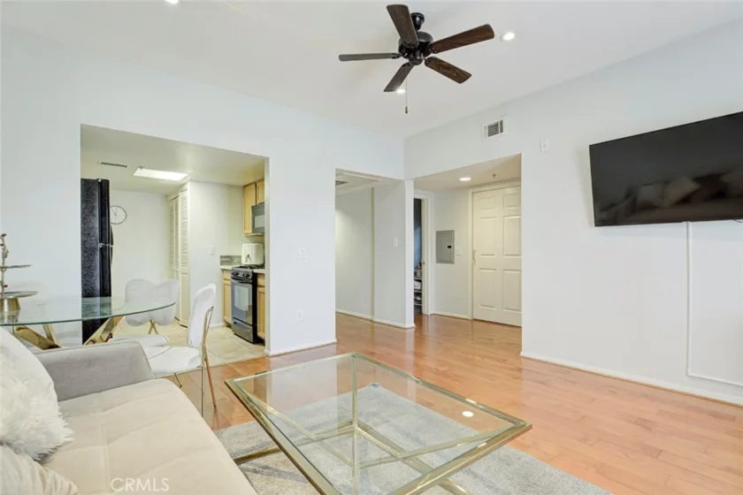 11124 Burbank Boulevard #101 photo 21