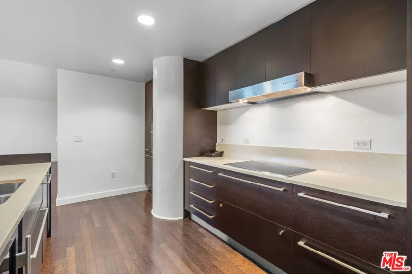 6250 Hollywood Boulevard #4E photo 32