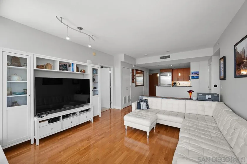 325 7th Avenue #1102 photo 3