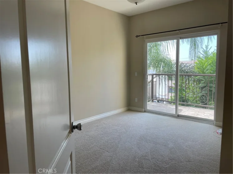 626 E Orange Grove Avenue #301 photo 16