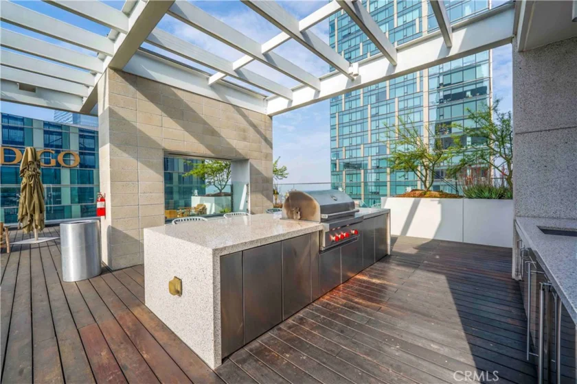 877 Francisco #517 photo 29