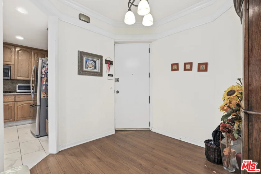 4230 Stansbury Avenue #105 photo 10