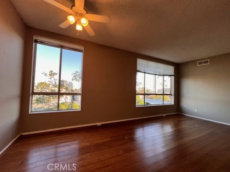 622 S Barrington #302 photo 15
