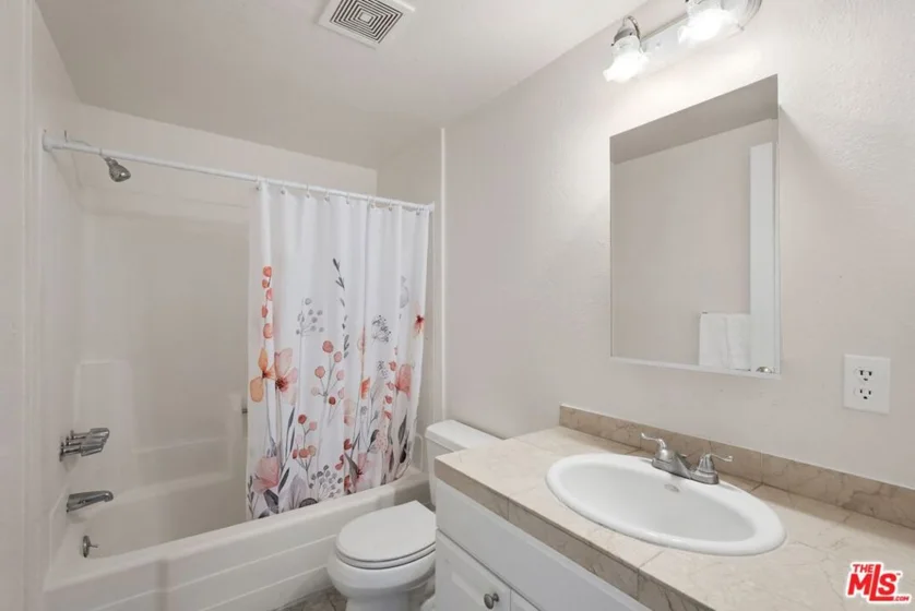 3245 Altura Avenue #8 photo 32