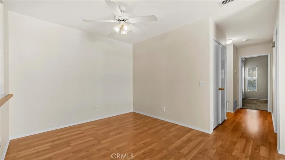 23506 Cambridge Road photo 11